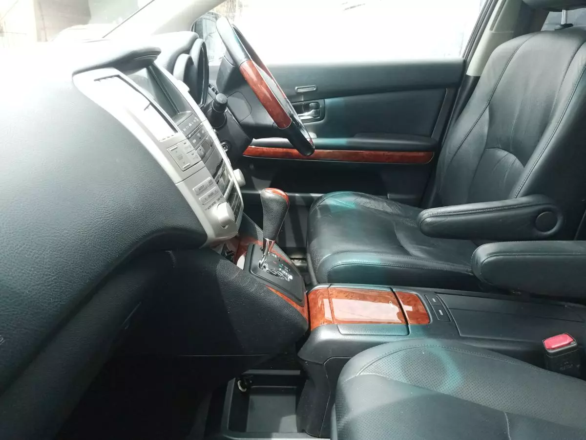 Toyota Harrier   - 2009