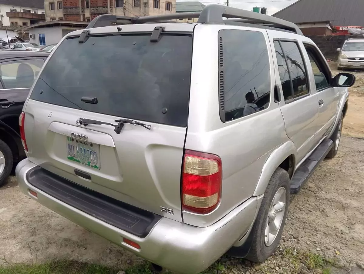 Nissan Pathfinder   - 2003