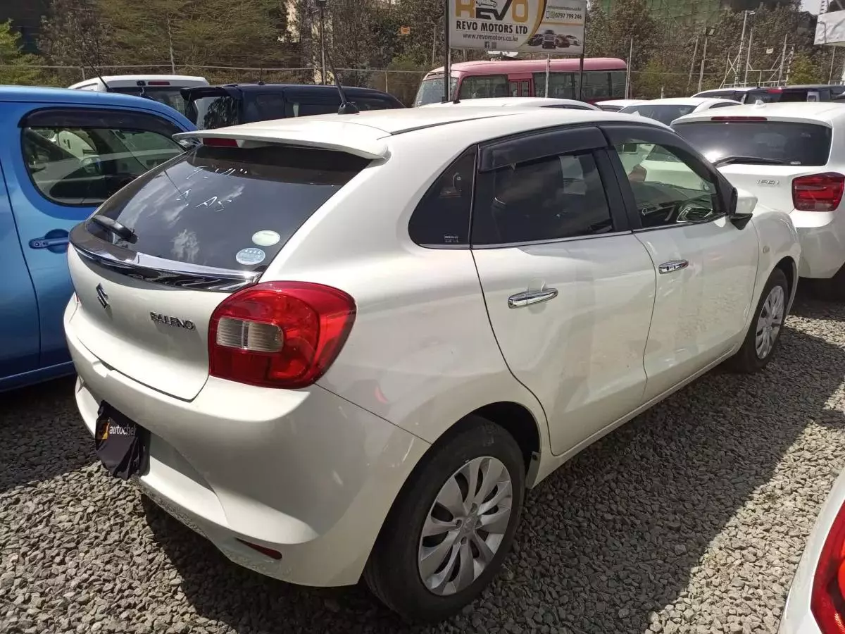 SUZUKI Baleno - 2015