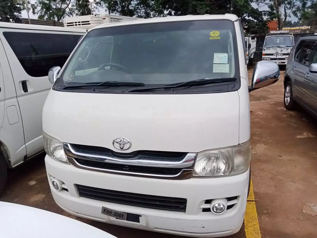 Toyota Hiace   - 2014