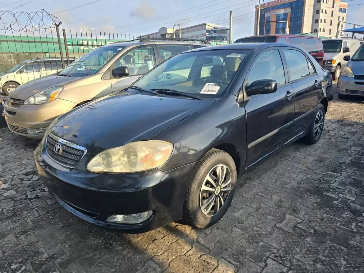 Toyota Corolla   - 2005