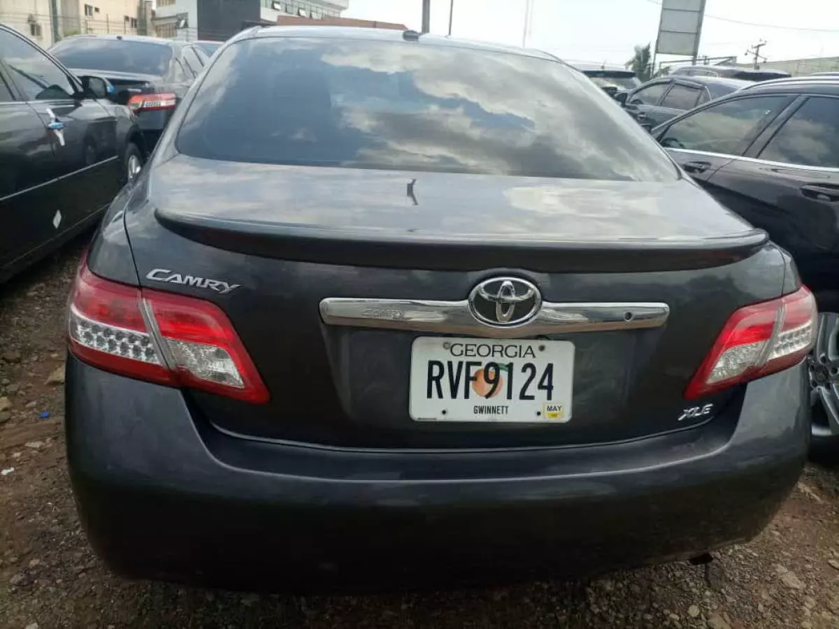 Toyota Camry - 2011