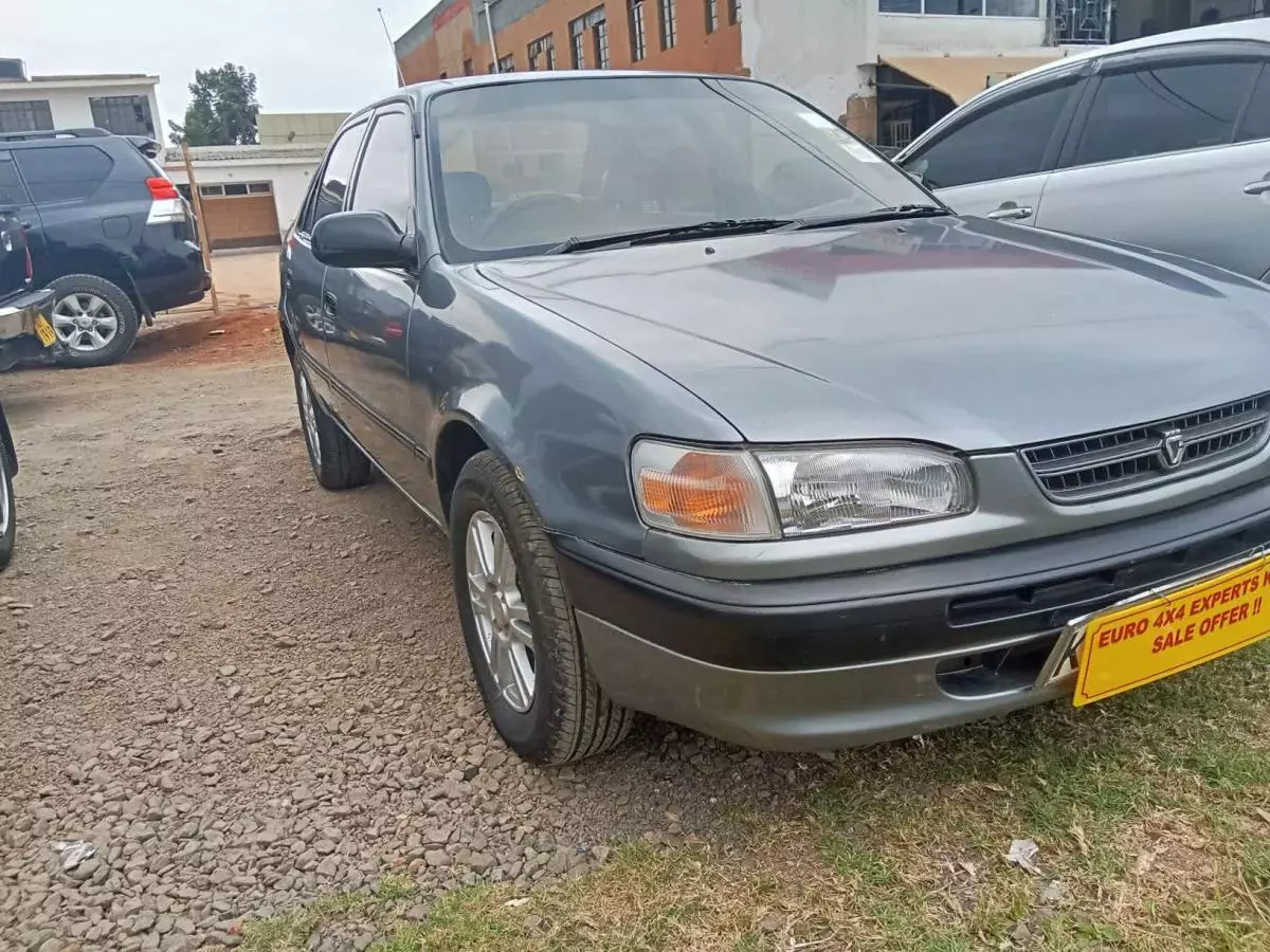 Toyota Corolla   - 2000