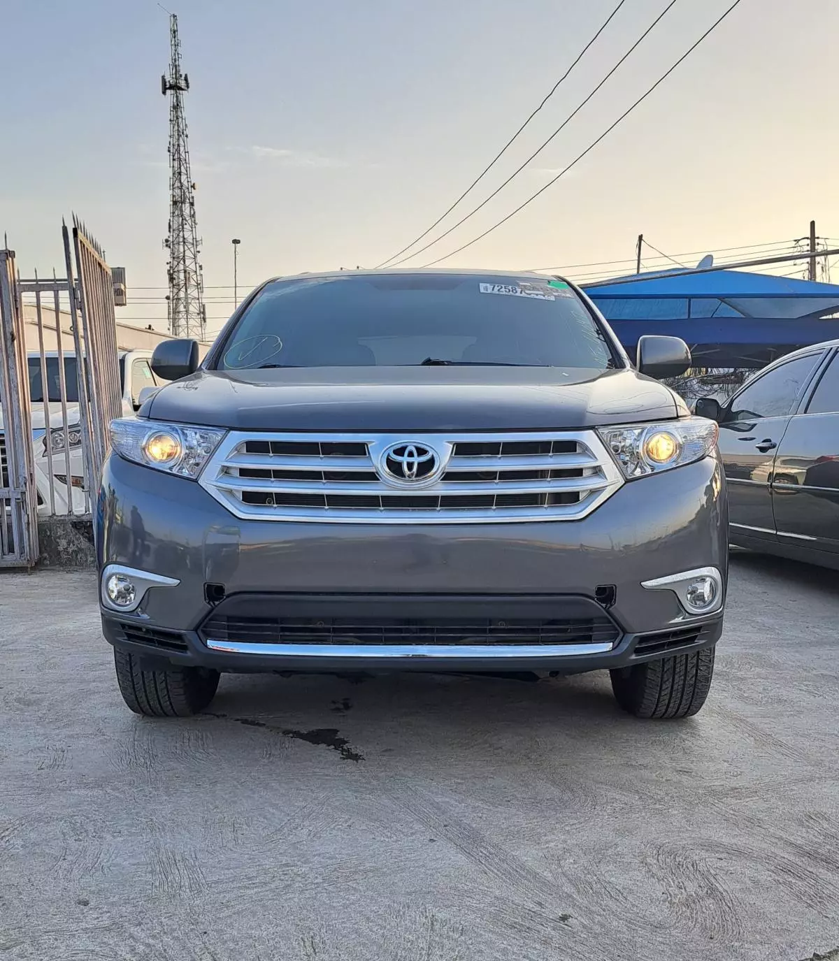 Toyota Highlander   - 2011