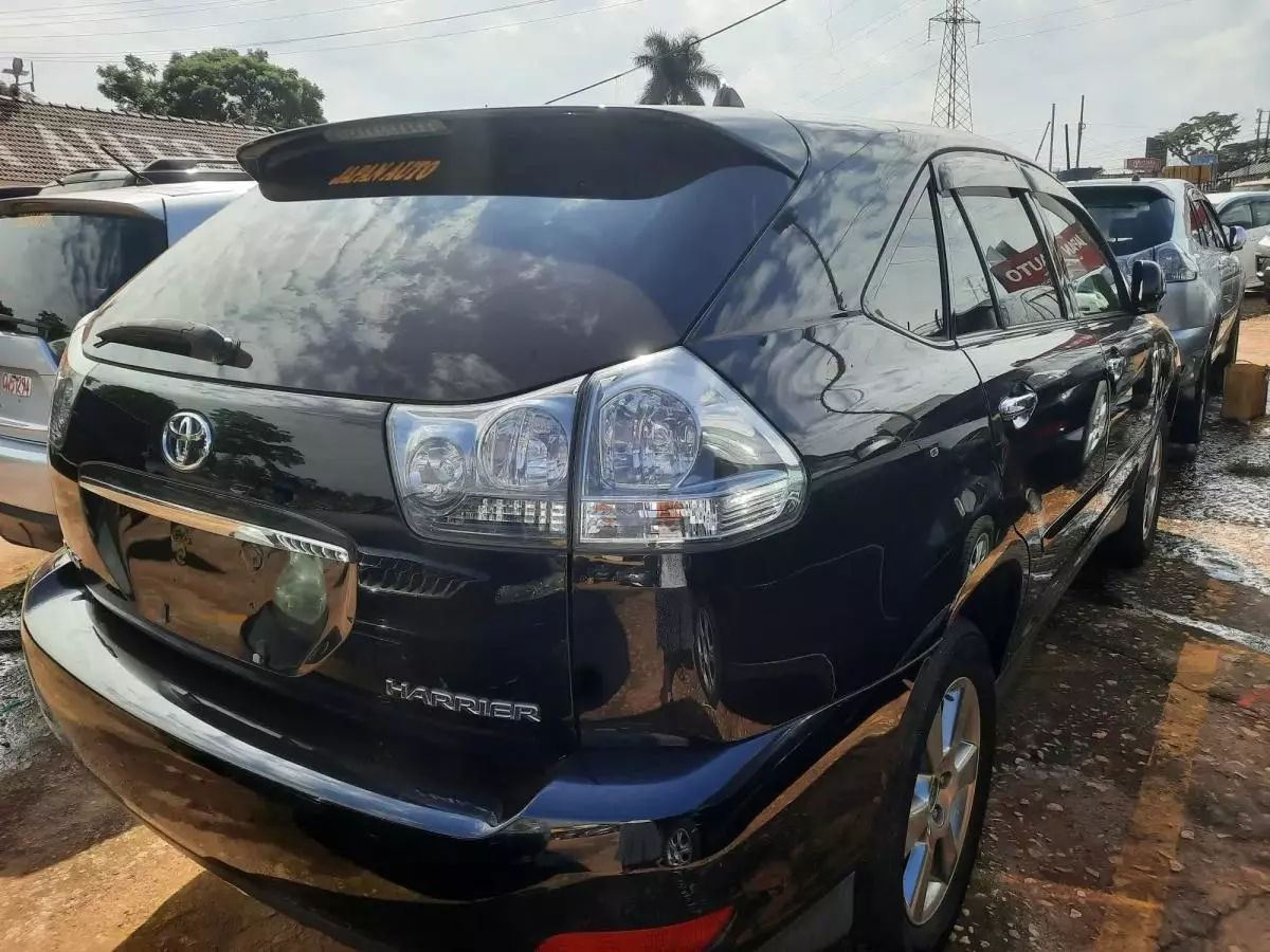 Toyota Harrier   - 2009