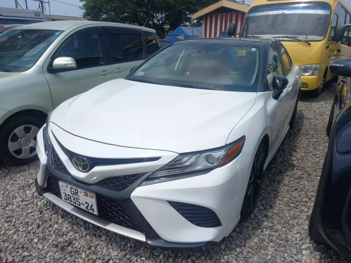 Toyota Camry   - 2020