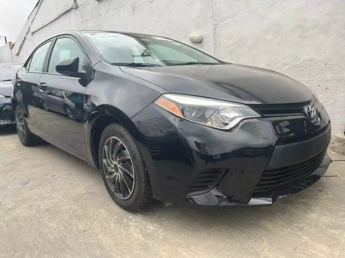 Toyota Corolla   - 2014