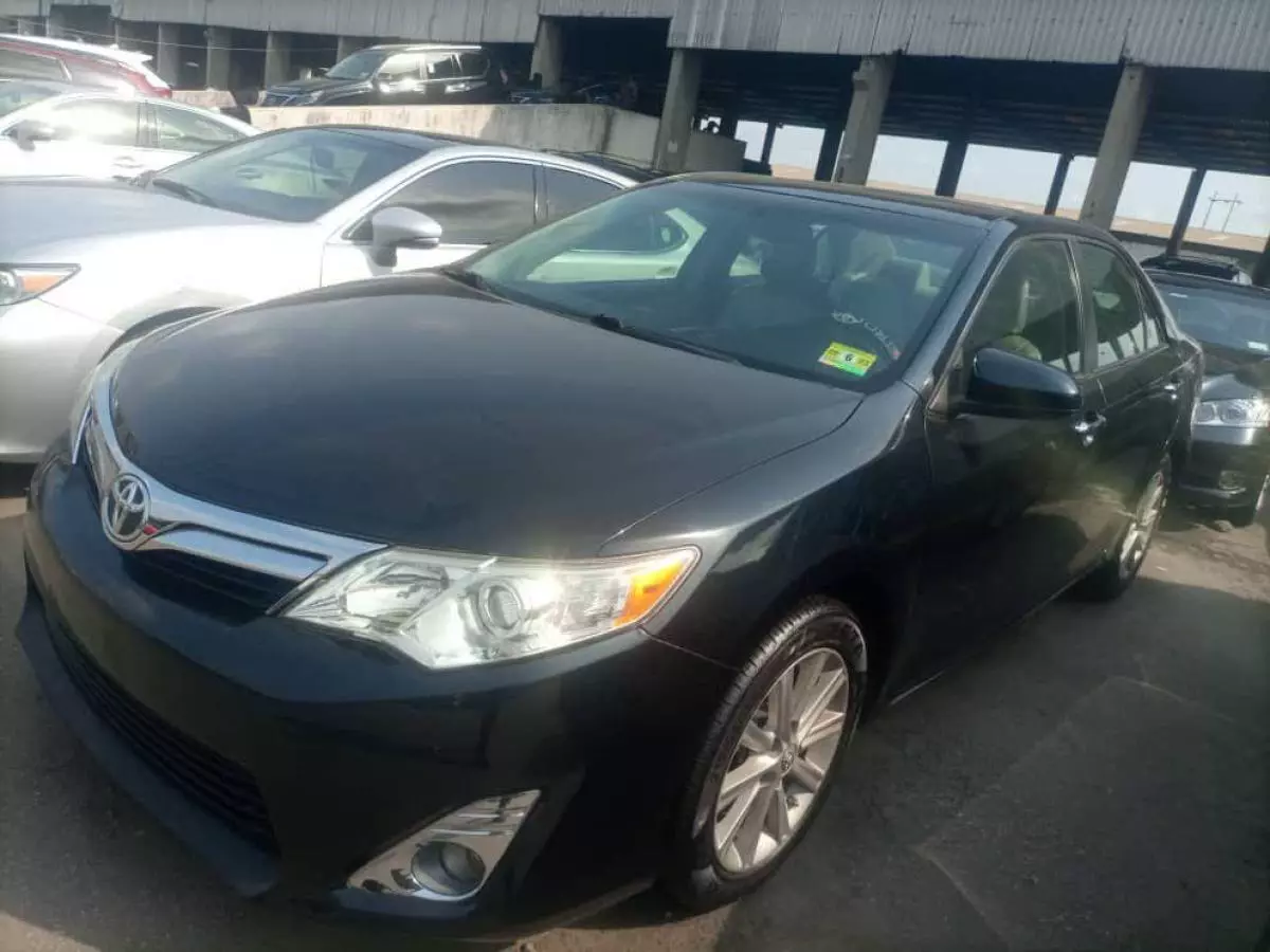 Toyota Camry - 2012
