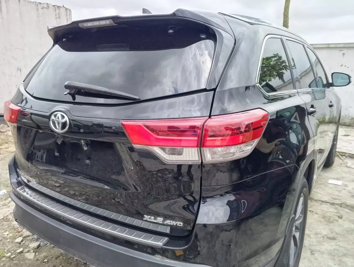 Toyota Highlander   - 2019