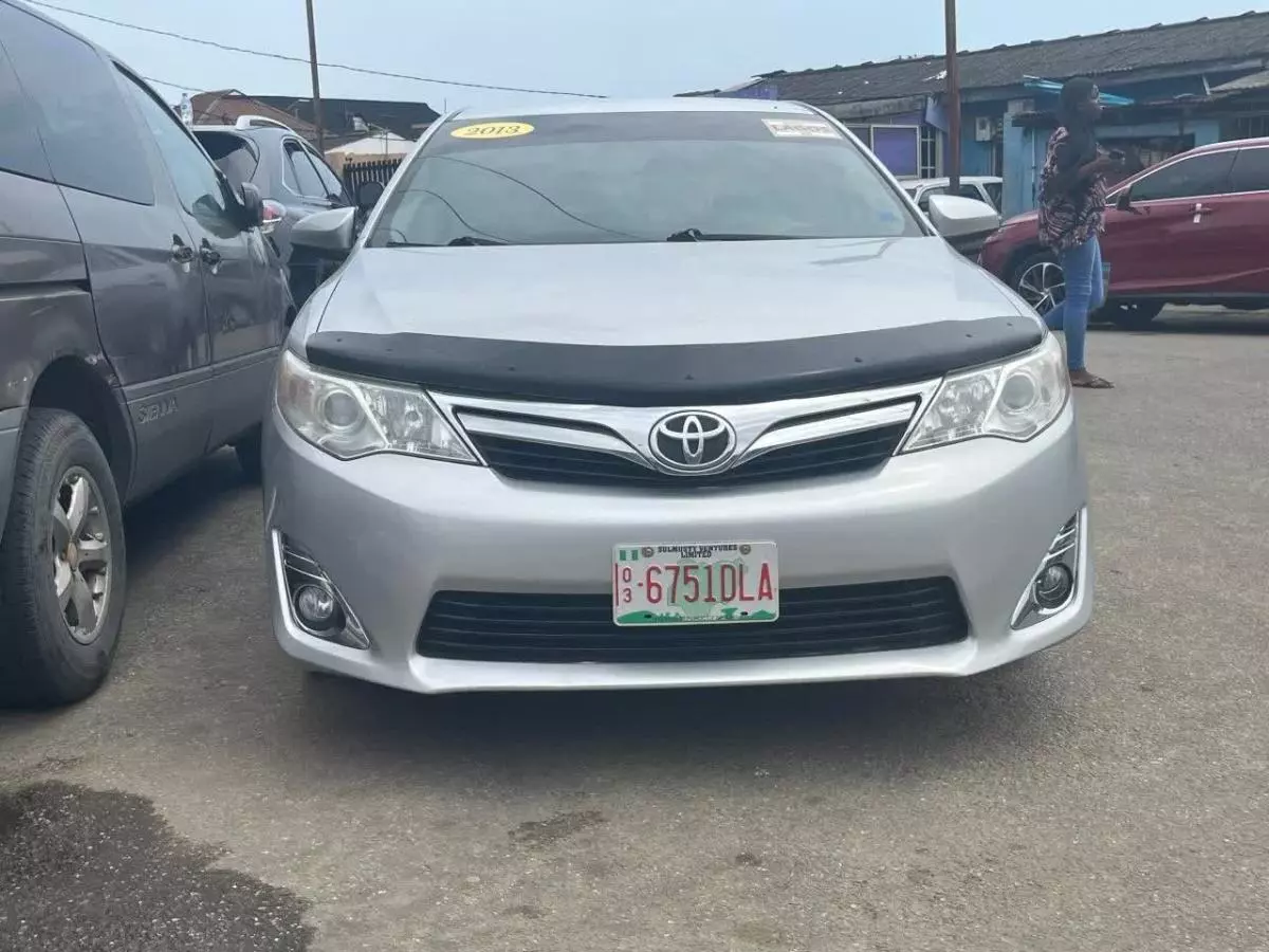 Toyota Camry   - 2013