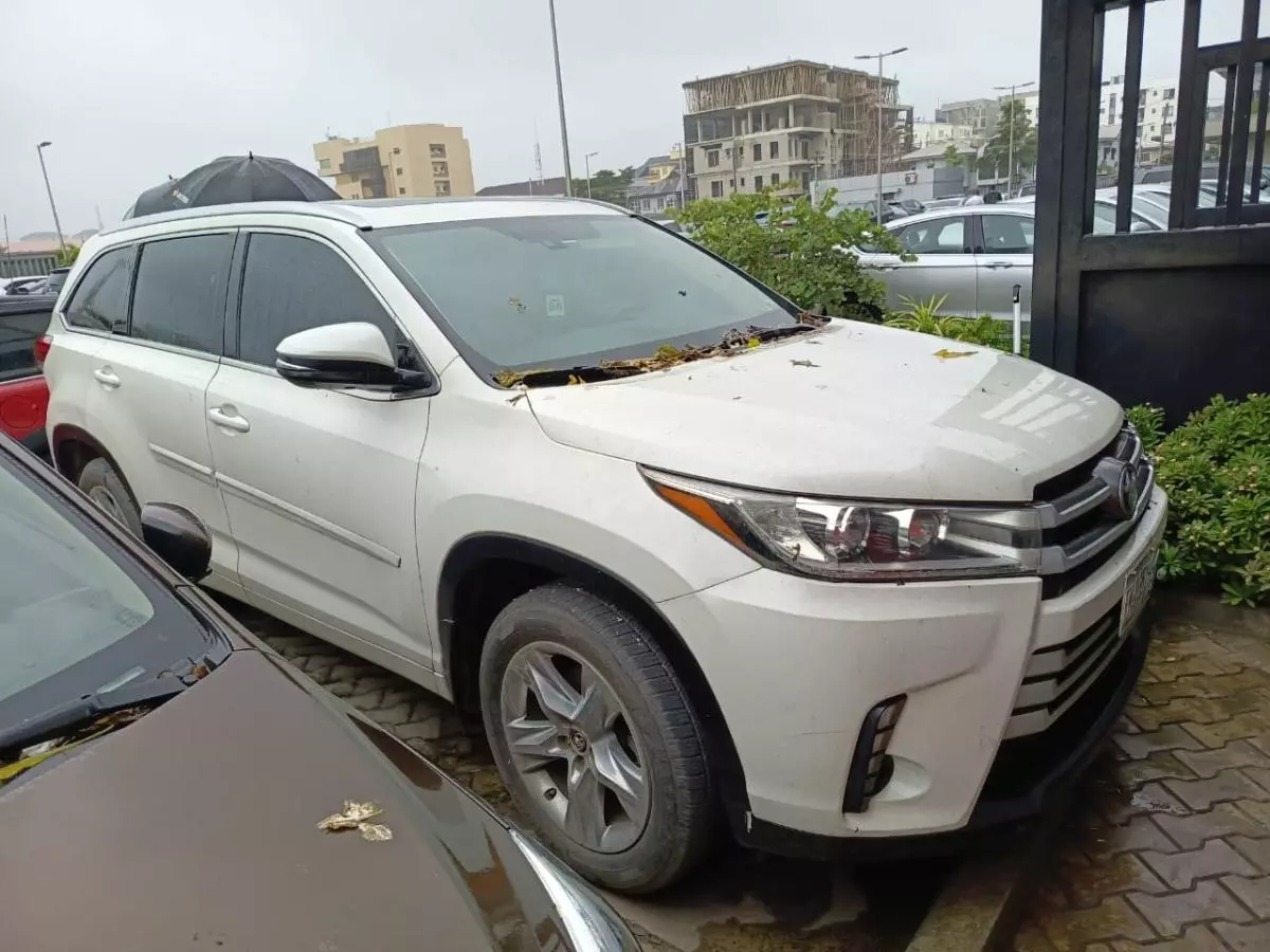 Toyota Highlander   - 2018