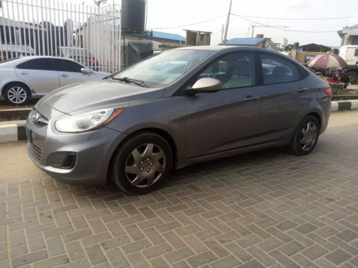 Hyundai Accent   - 2014