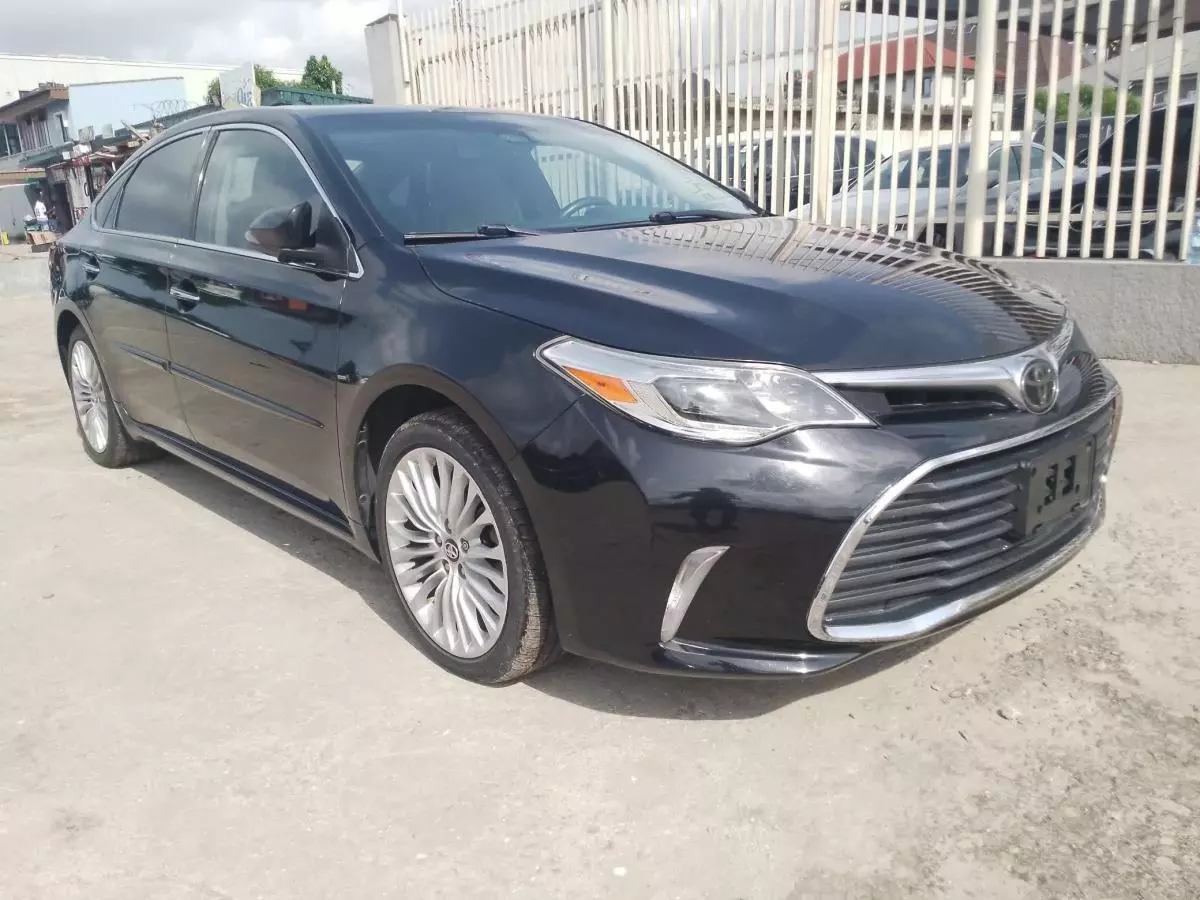 Toyota Avalon   - 2018