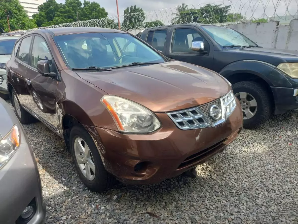 Nissan Rogue   - 2010