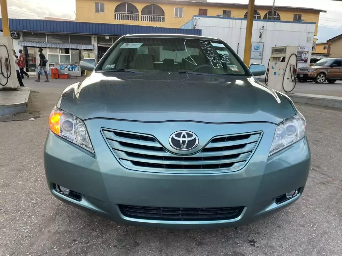 Toyota Camry   - 2008