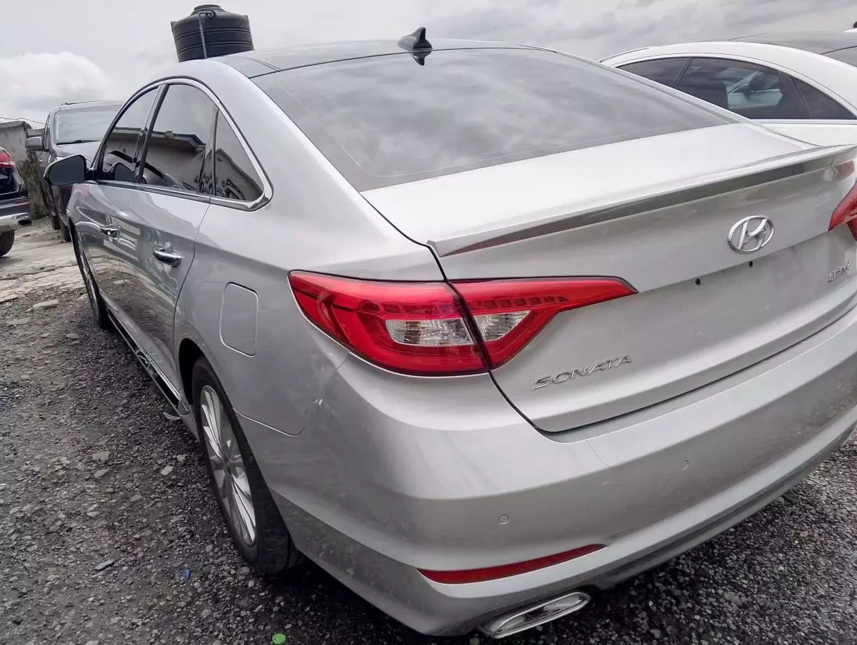 Hyundai SONATA 2,0L BVA GL   - 2015