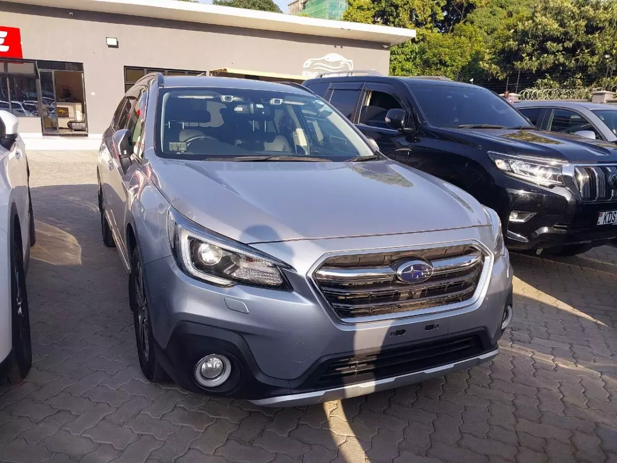 Subaru Outback   - 2017