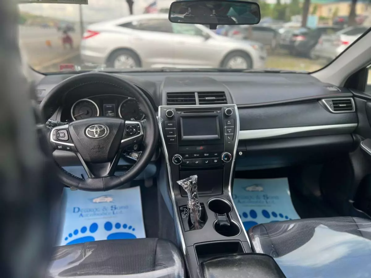 Toyota Camry   - 2016