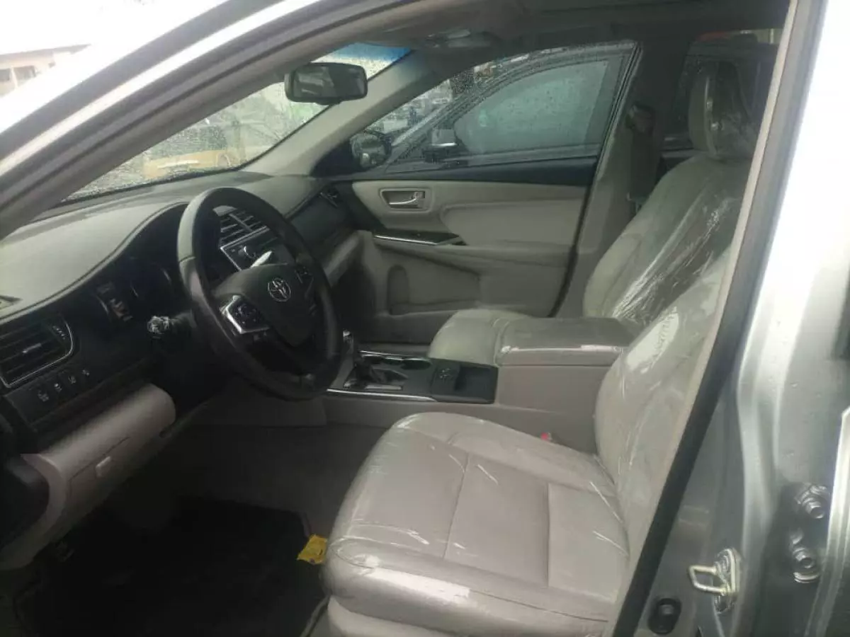 Toyota Camry - 2017