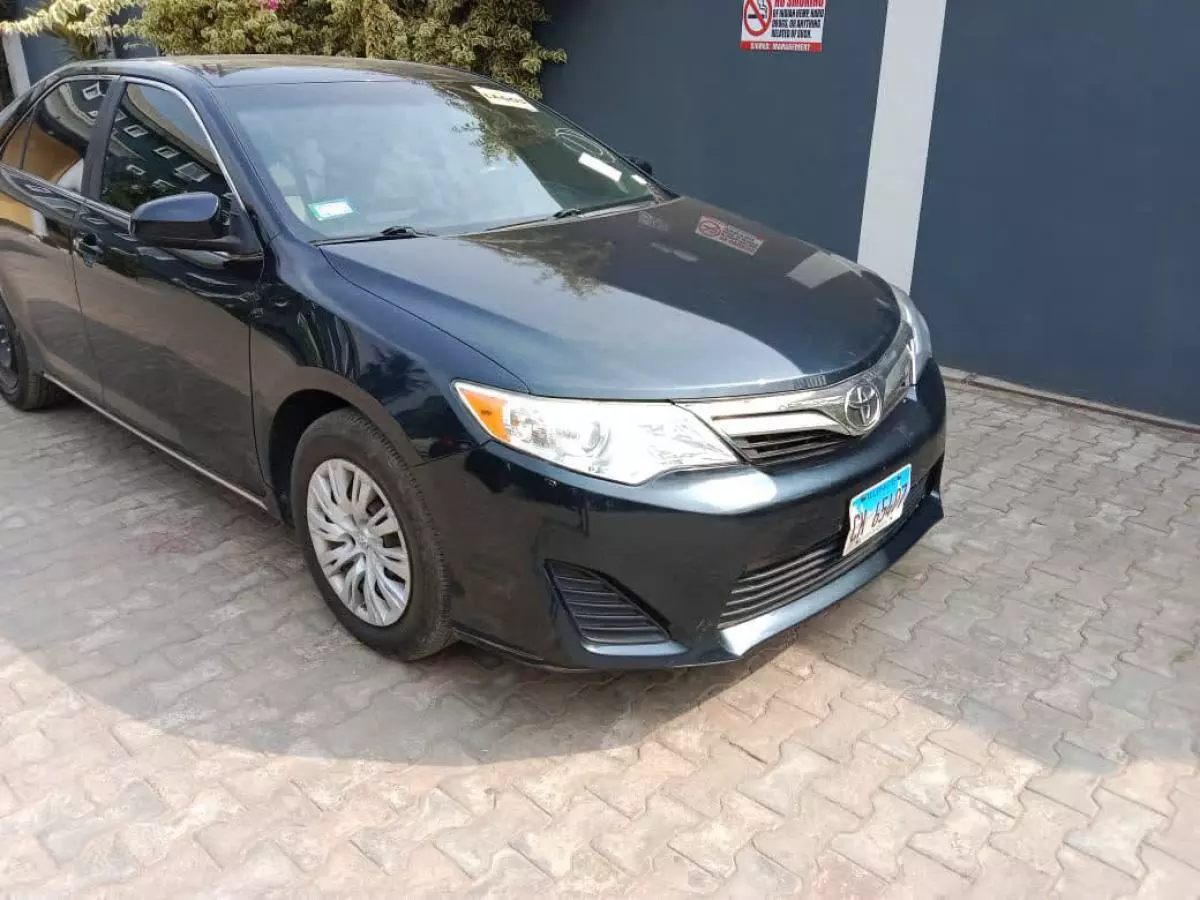 Toyota Camry - 2012