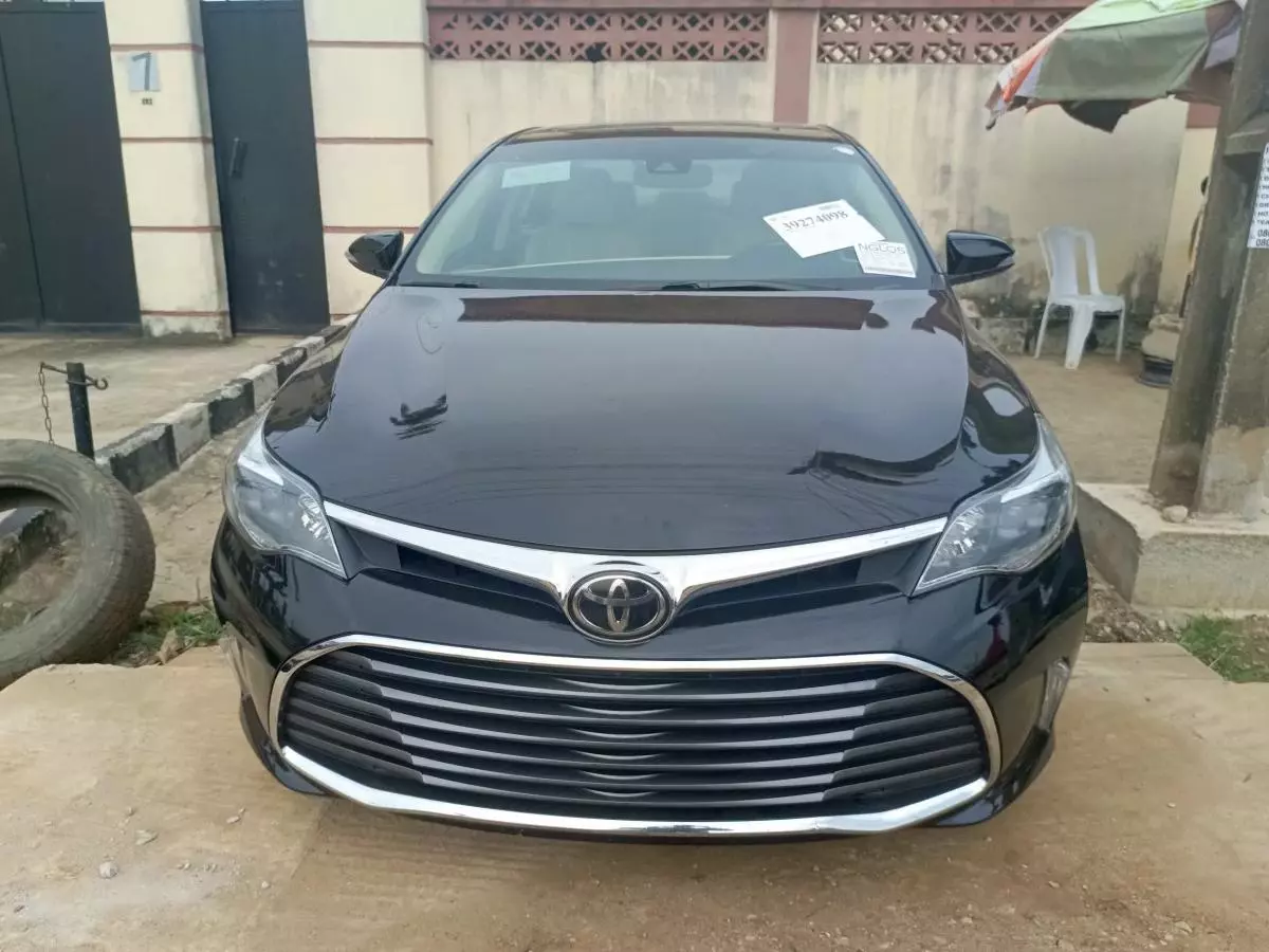 Toyota Avalon   - 2016