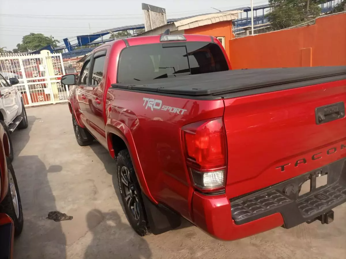 Toyota Tacoma - 2017