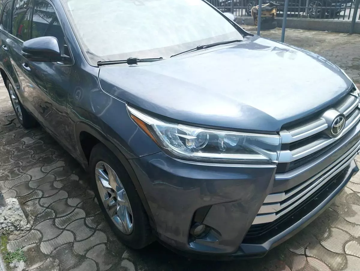 Toyota Highlander   - 2014