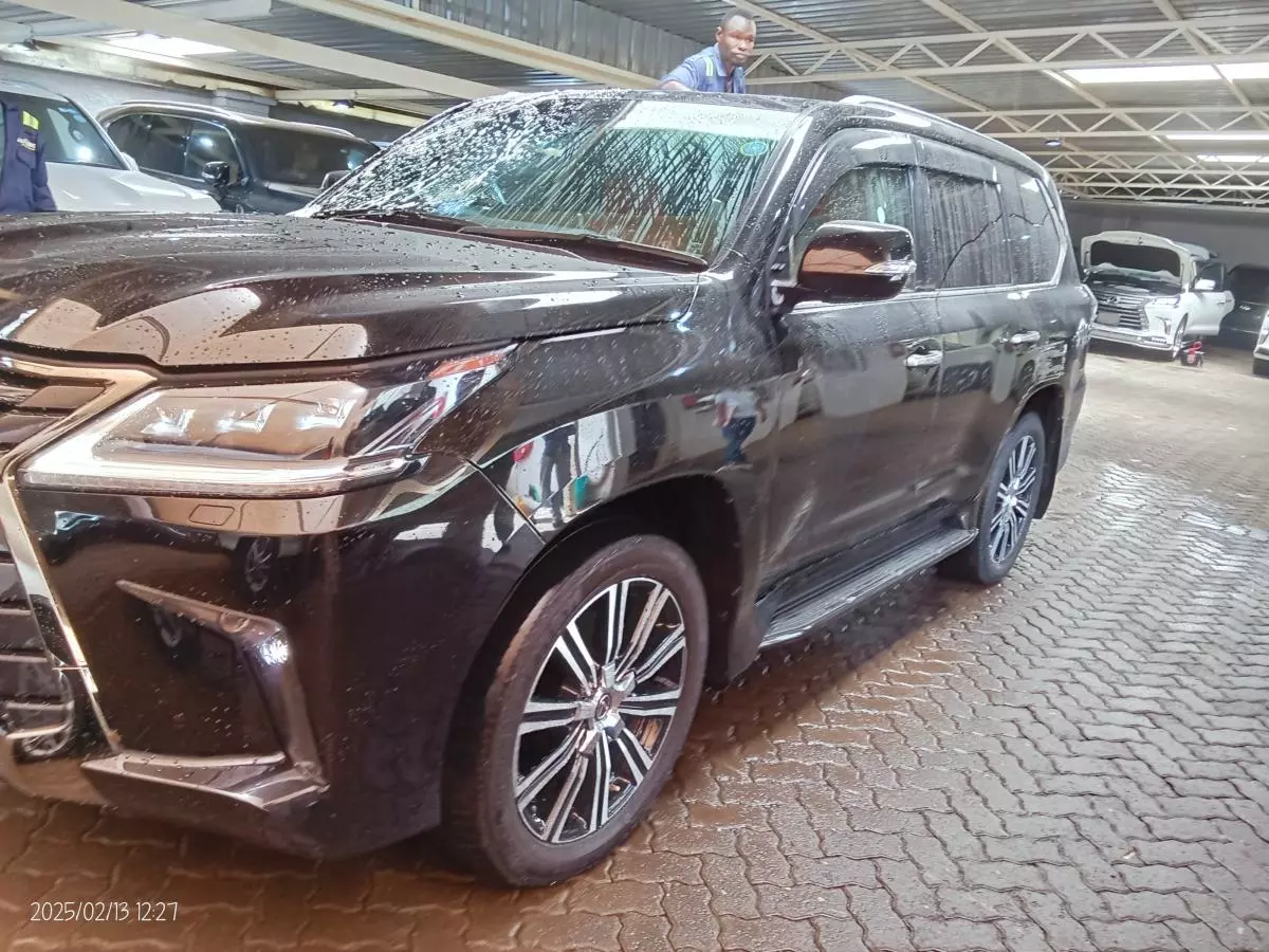 Lexus LX 570   - 2018