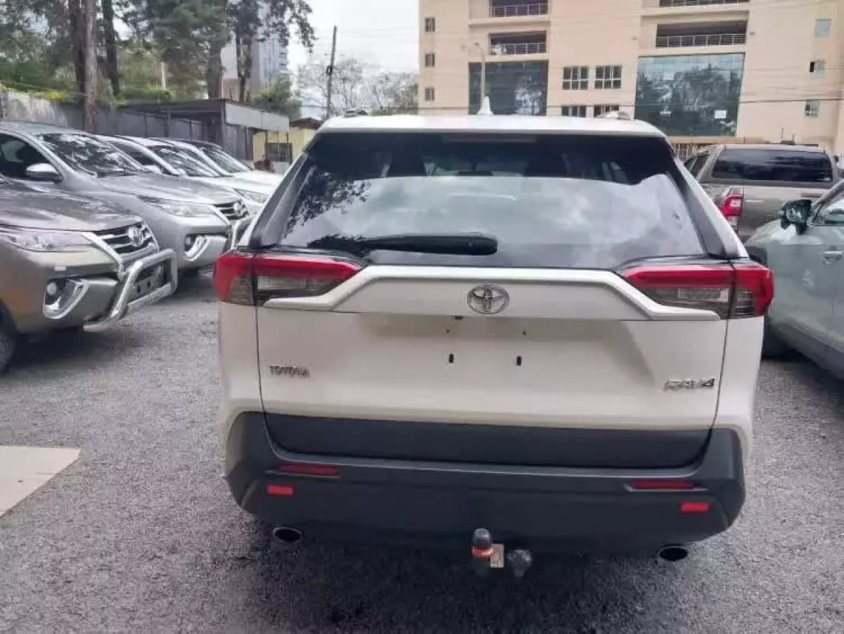 Toyota RAV 4   - 2016