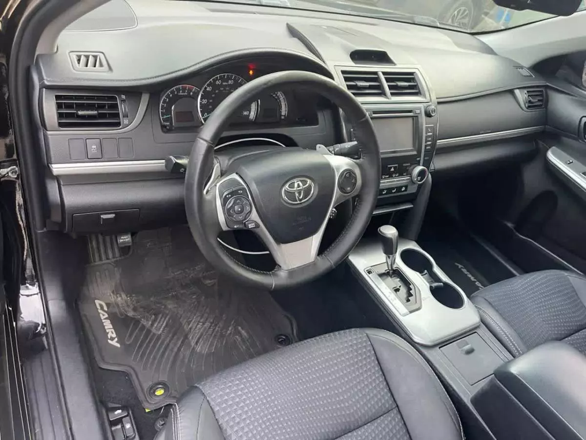 Toyota Camry   - 2013
