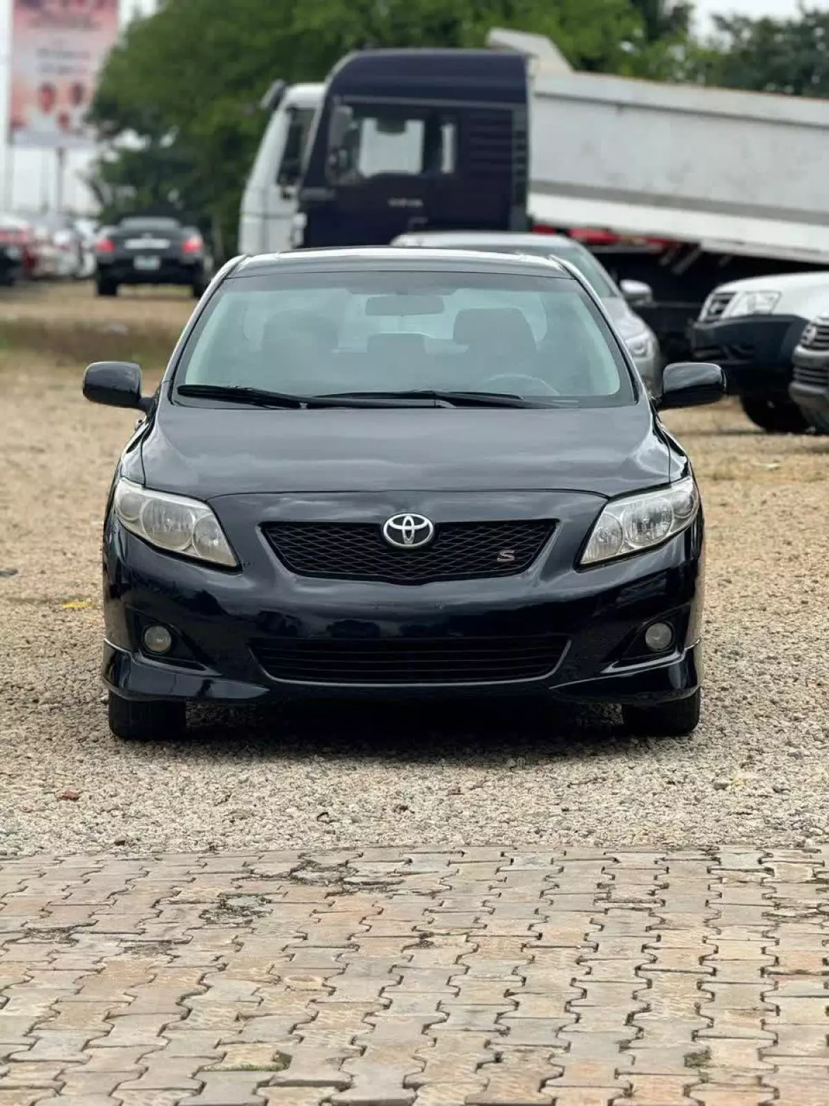 Toyota Corolla   - 2009