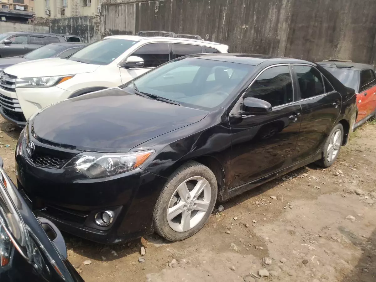 Toyota camry   - 2014