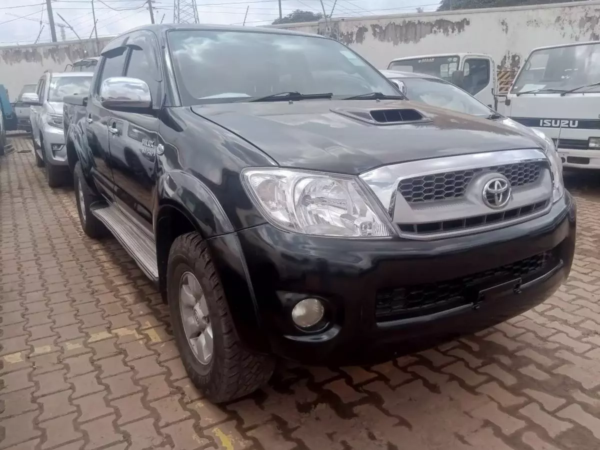 Toyota Hilux   - 2010