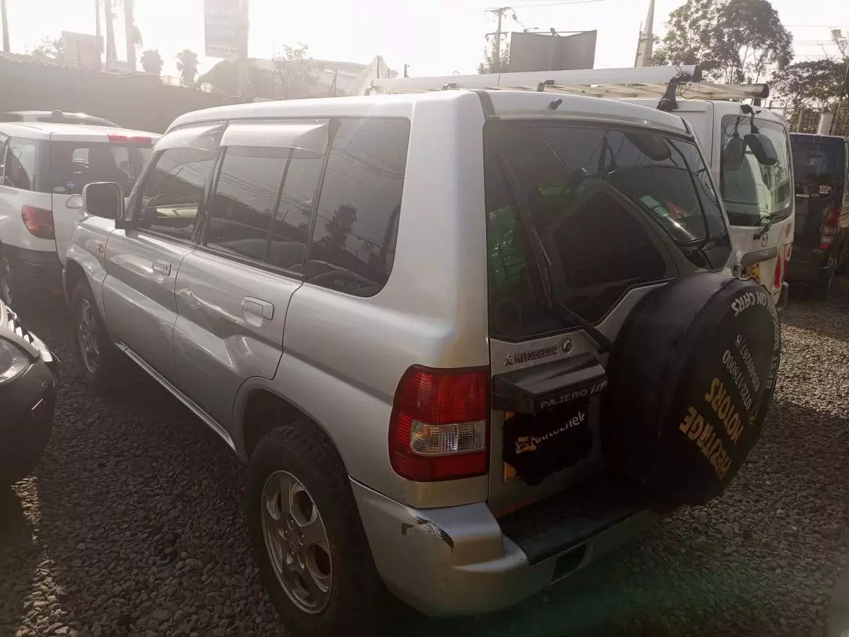 Mitsubishi Pajero - 2000