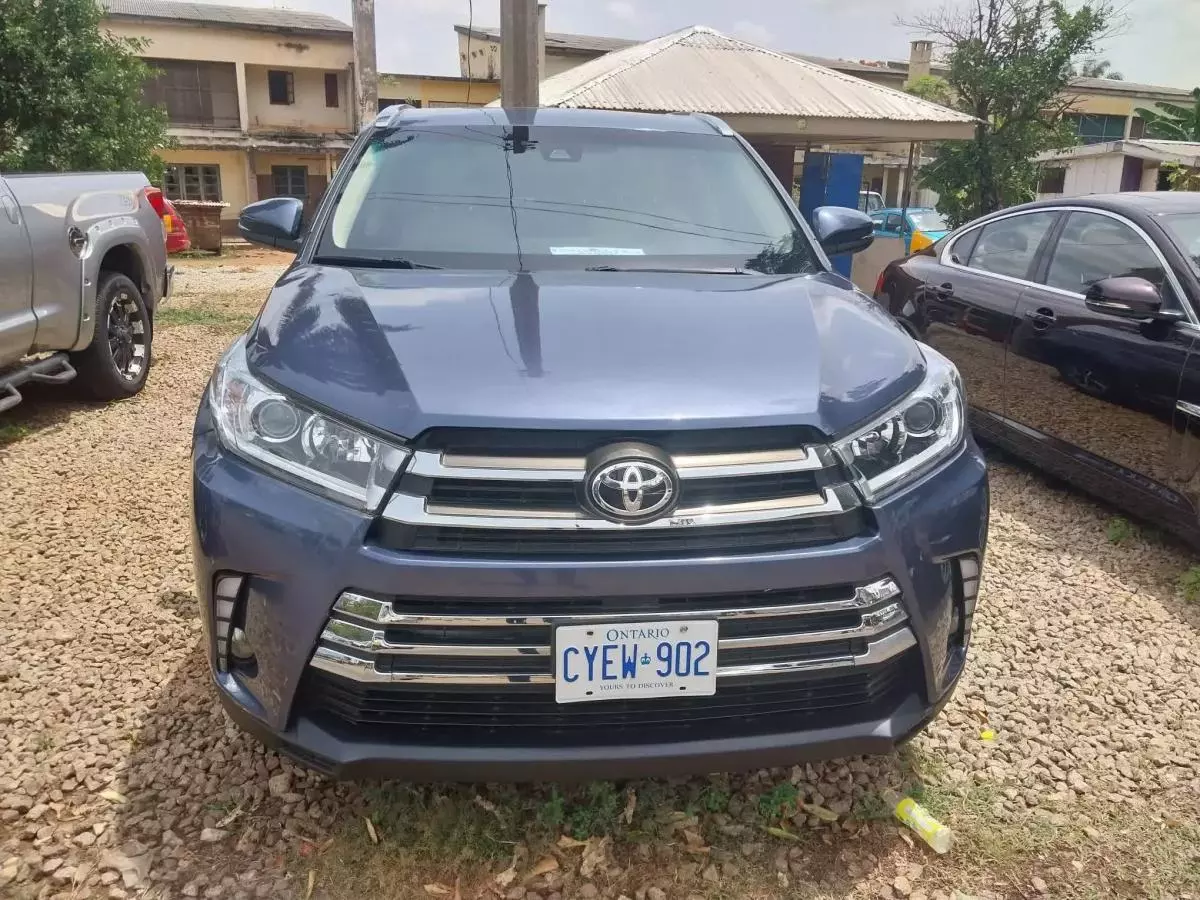 Toyota Highlander   - 2019