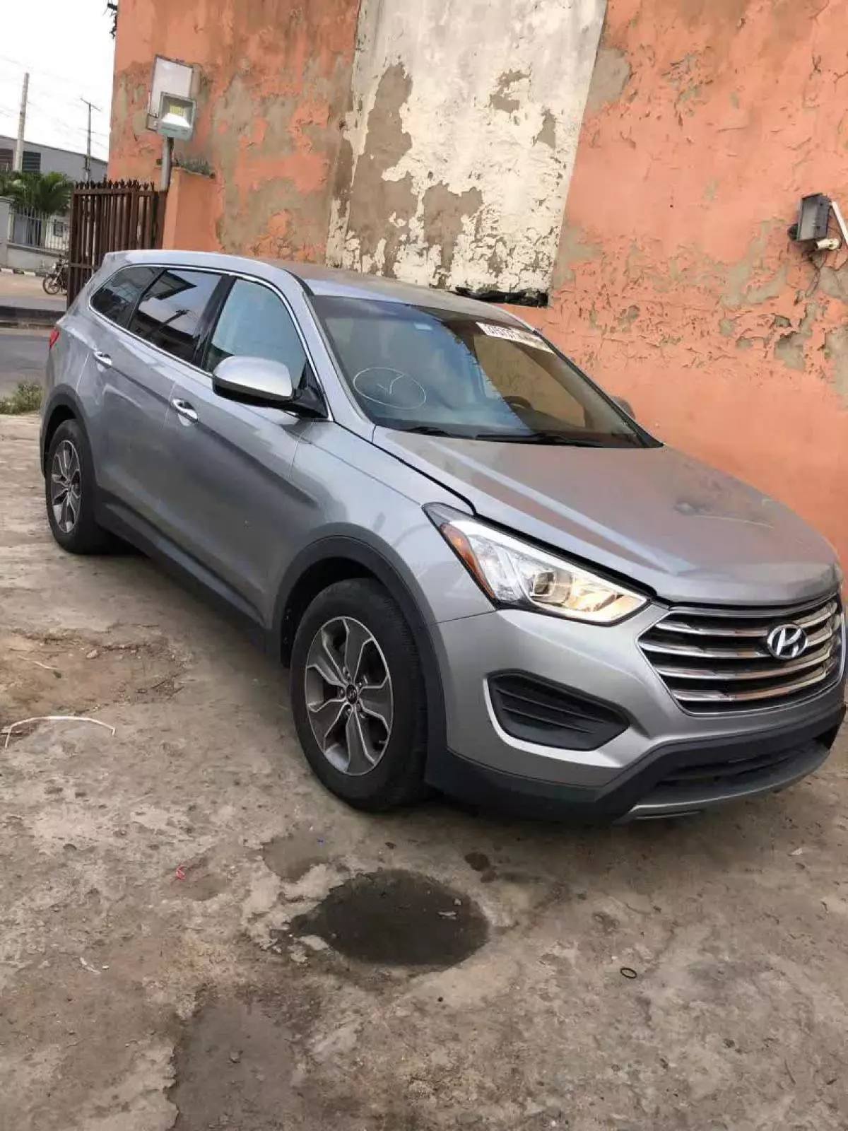 Hyundai Santa Fe   - 2013