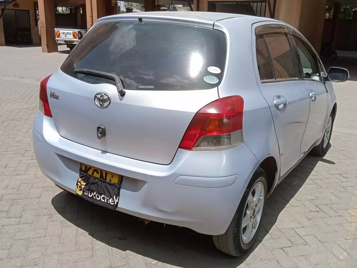 Toyota Vitz - 2010