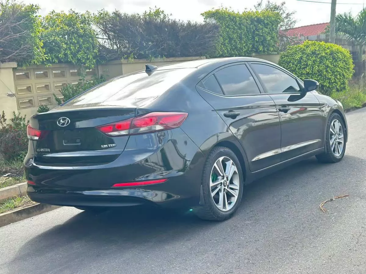 Hyundai Elantra   - 2017