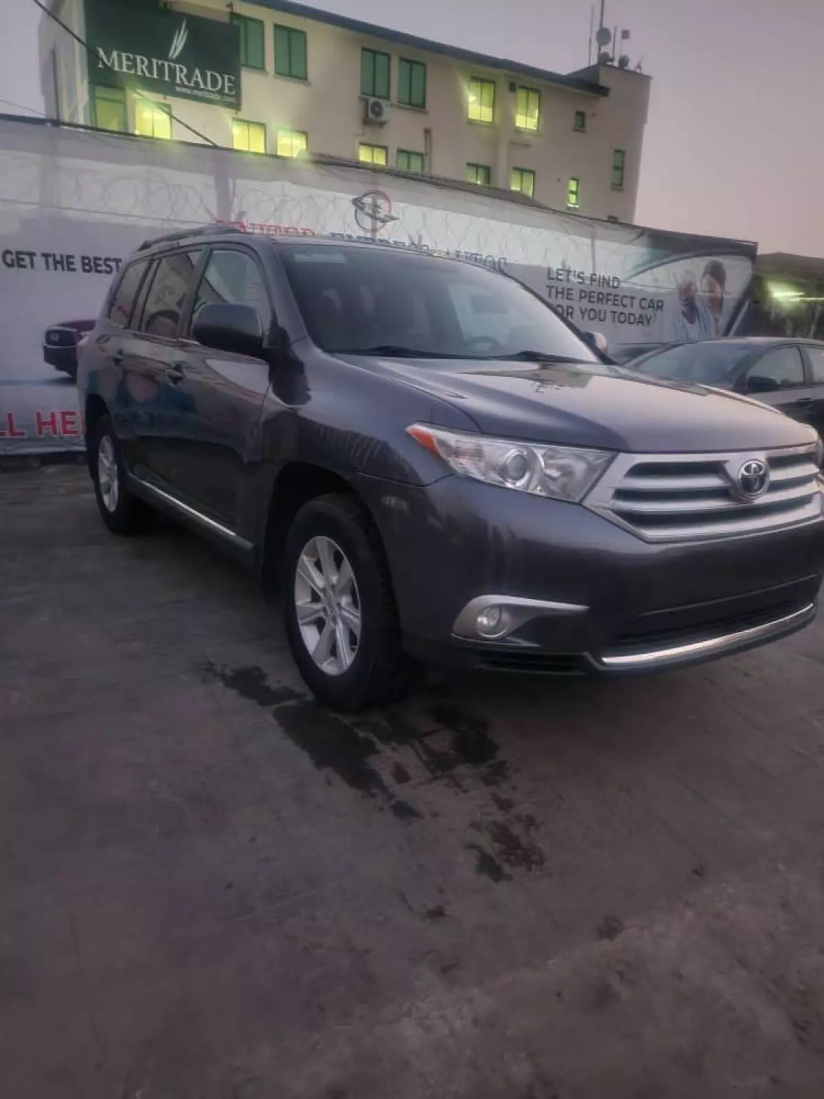 Toyota Highlander   - 2012