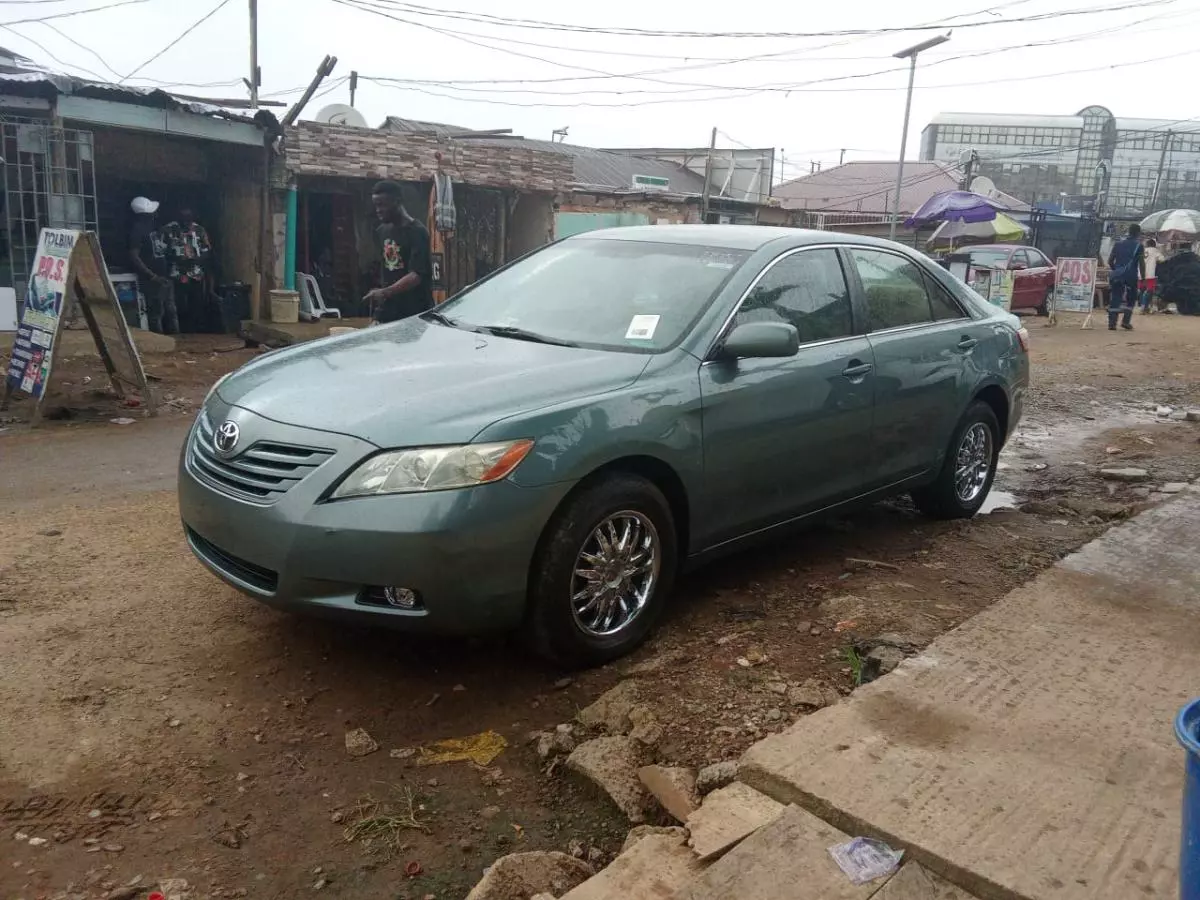 Toyota Camry   - 2007