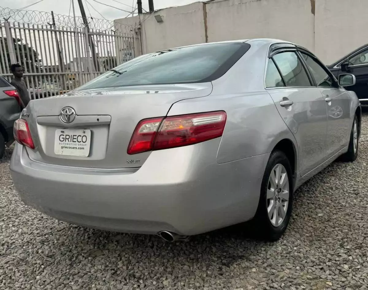 Toyota Camry   - 2008