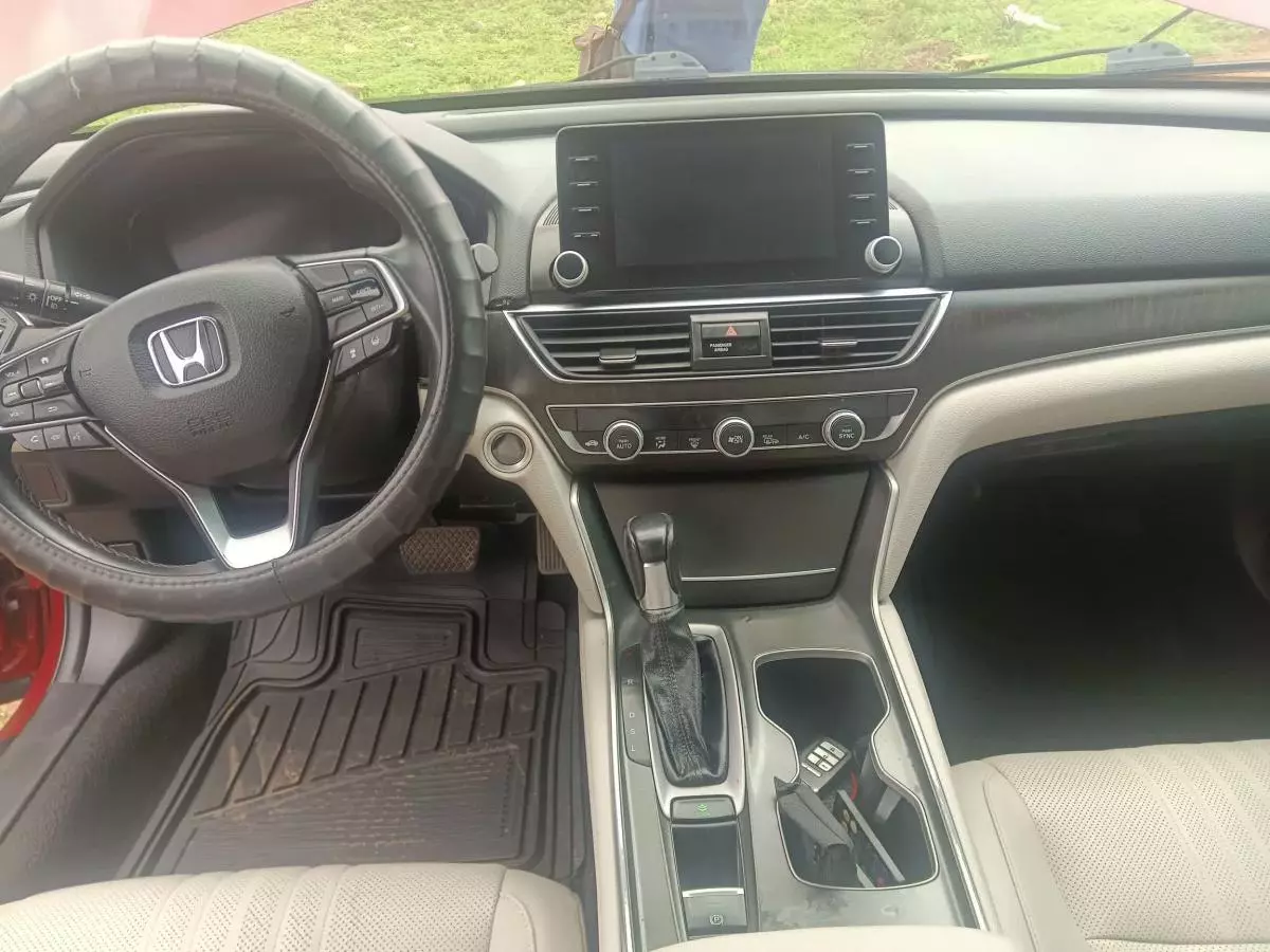 Honda Accord   - 2018