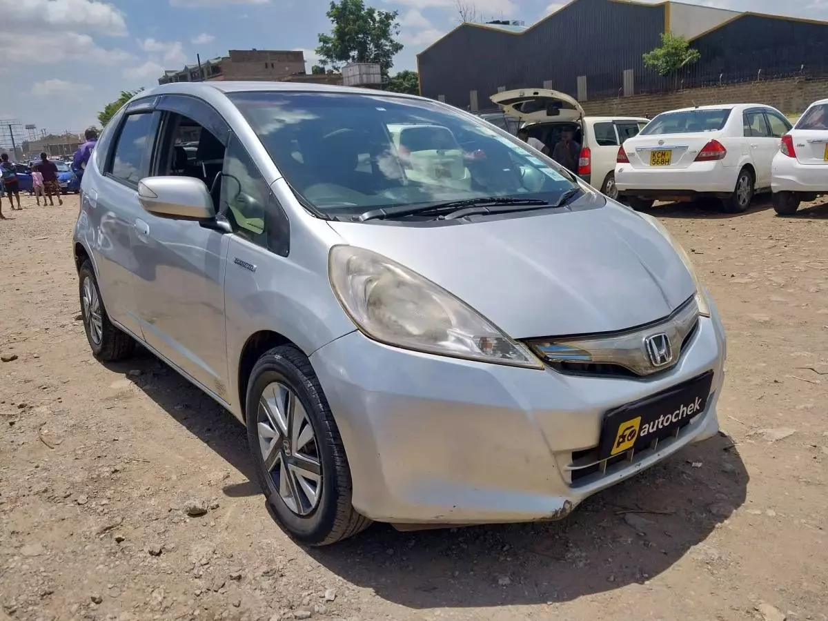 Honda Fit Hybrid    - 2012