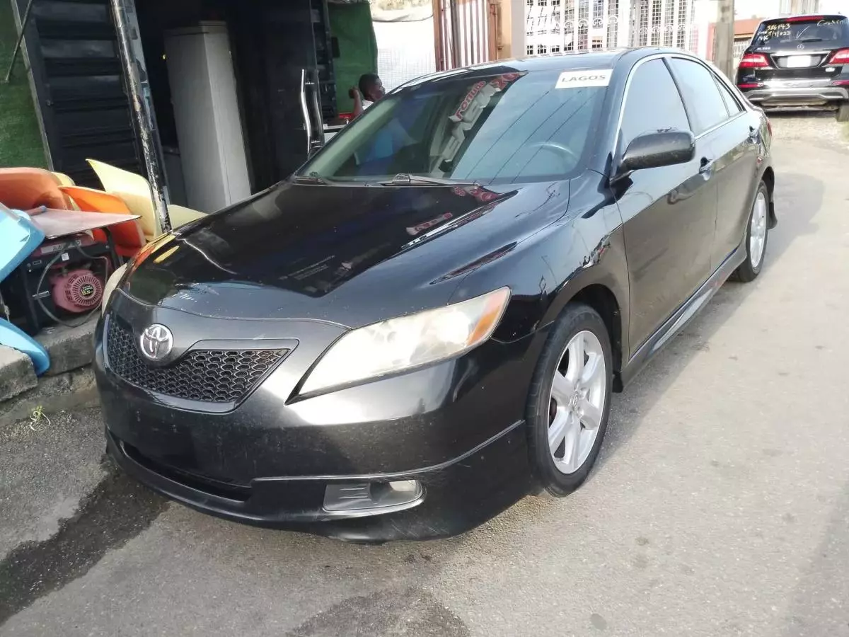 Toyota Camry   - 2008