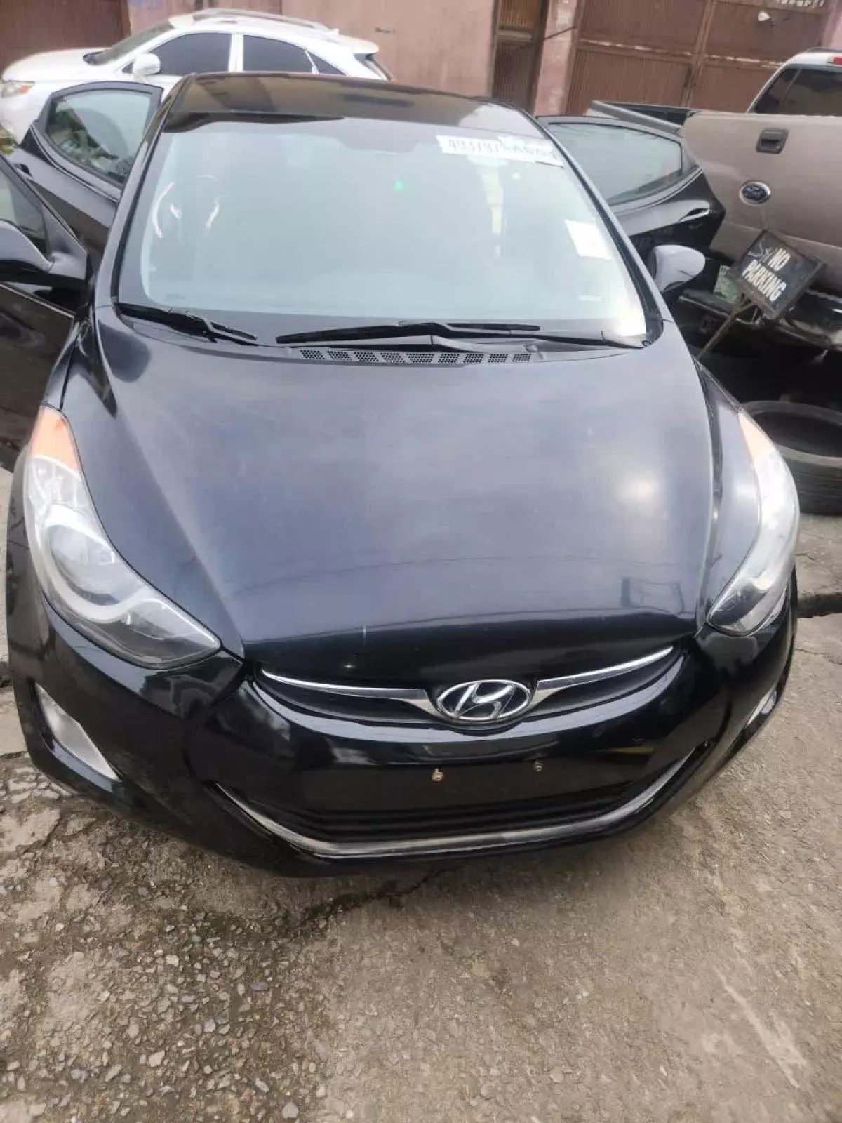 Hyundai Elantra   - 2013