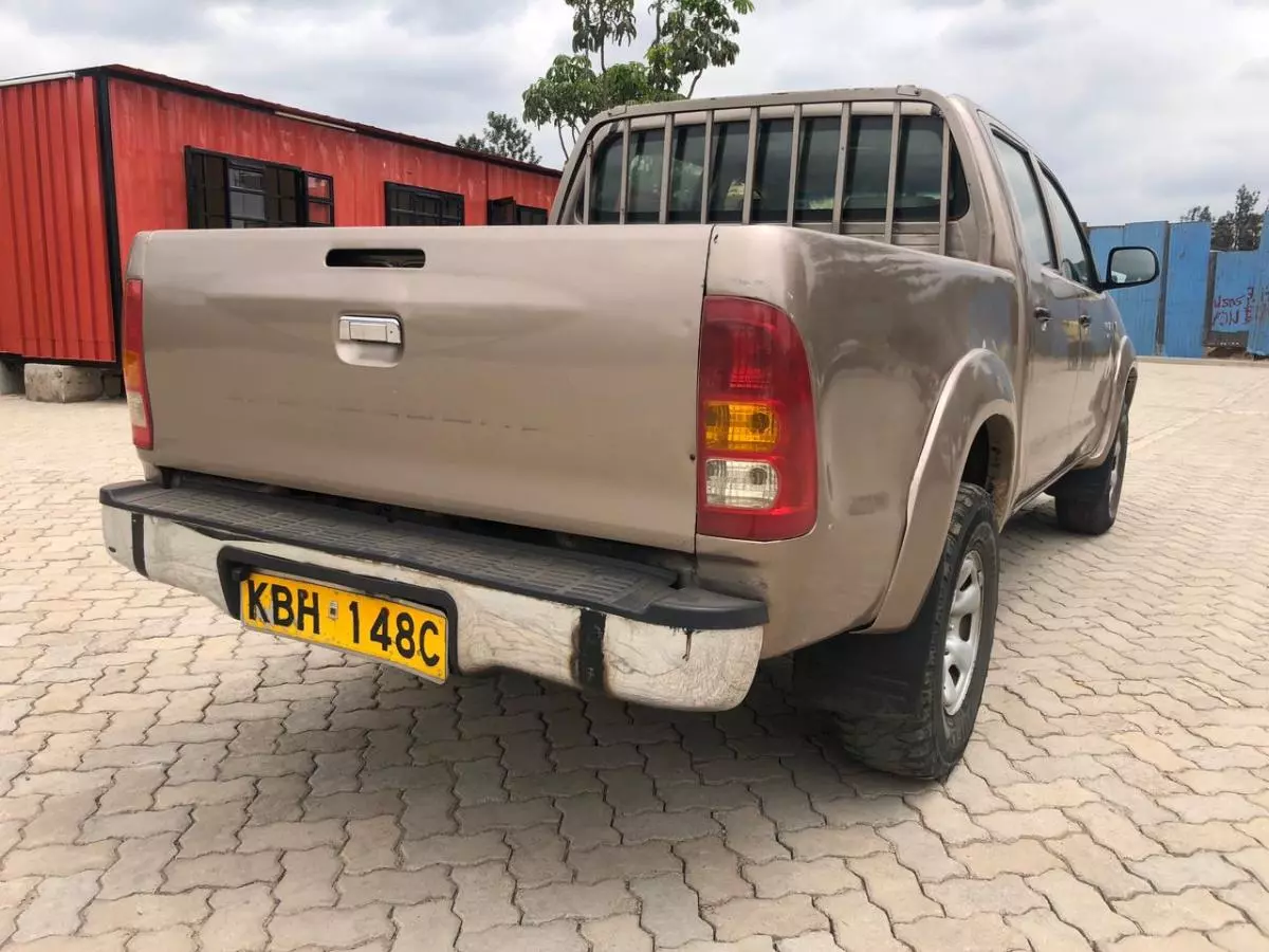 Toyota Hilux   - 2008