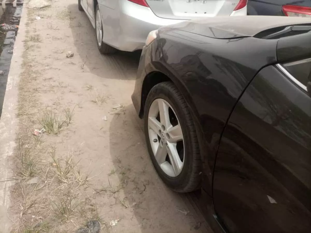 Toyota Camry - 2012