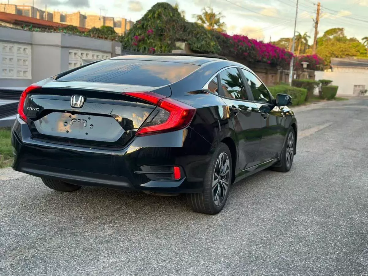 Honda Civic   - 2016