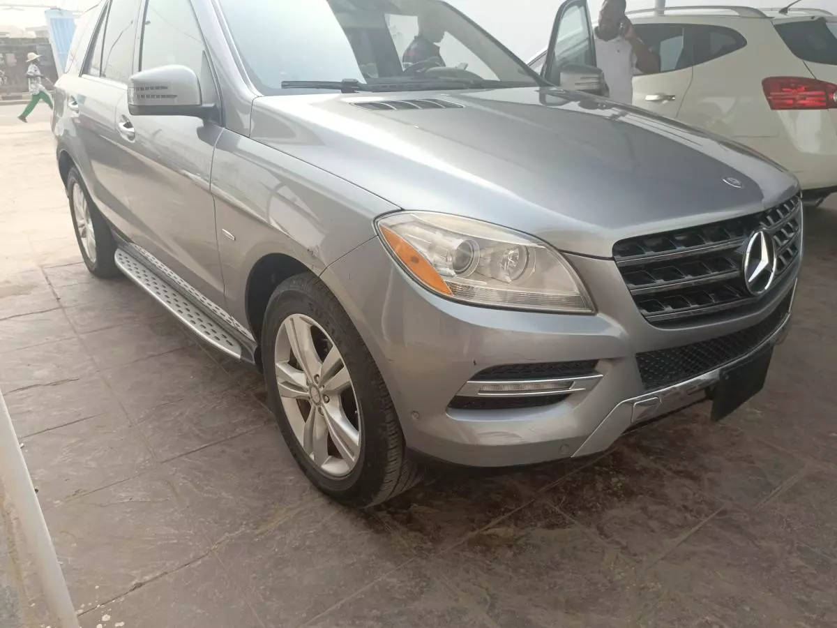 Mercedes-Benz ML 350   - 2012