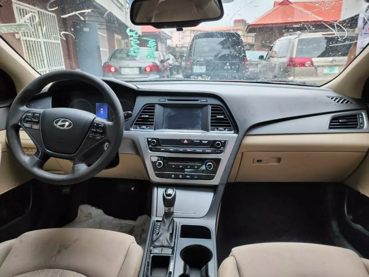 Hyundai Sonata   - 2016